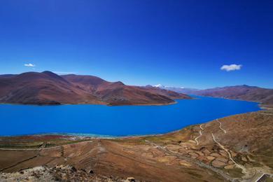 羊湖和纳木错哪个更值得去？