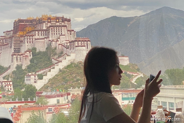 拉萨旅游必去景点