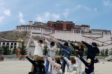 四月份第一次去西藏旅游线路选哪条？