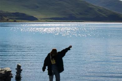 从重庆坐火车去拉萨玩要多少钱？